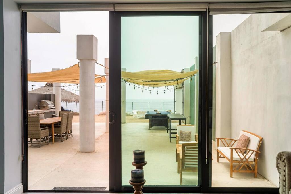 Triton'S Playhouse Beachfront Primo Tapia Exterior photo