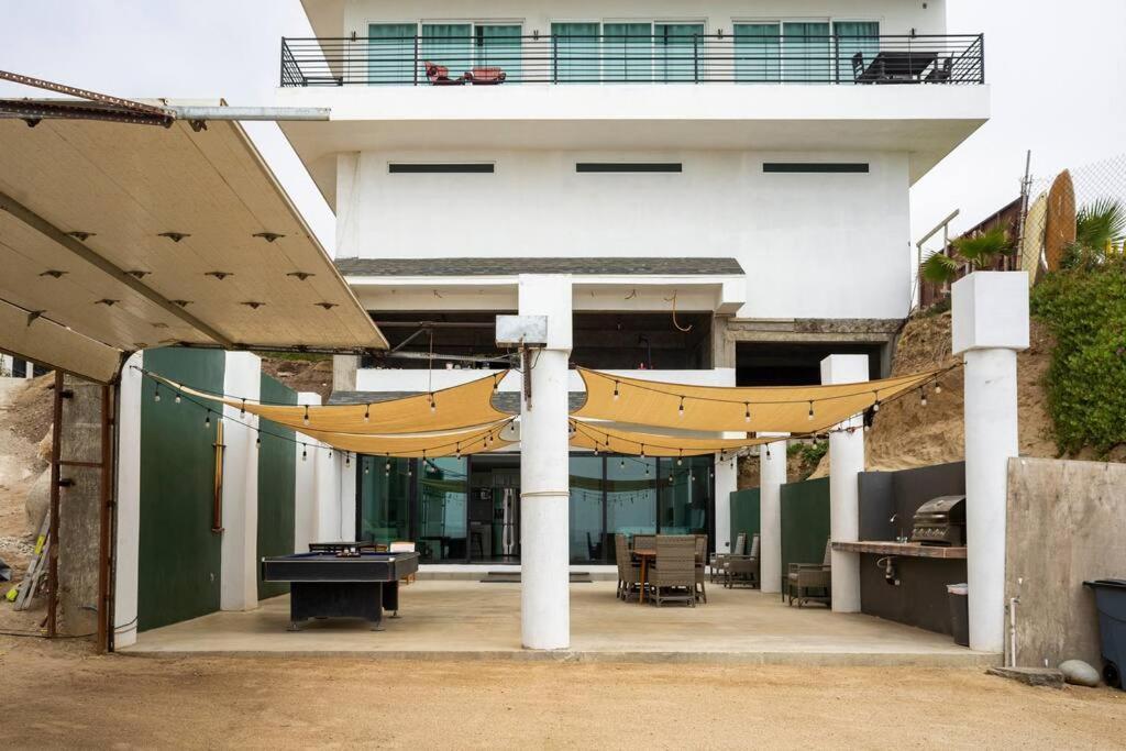 Triton'S Playhouse Beachfront Primo Tapia Exterior photo