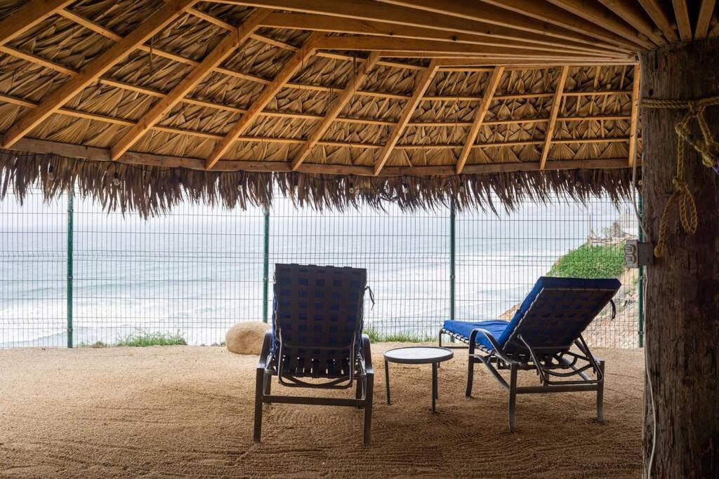Triton'S Playhouse Beachfront Primo Tapia Exterior photo