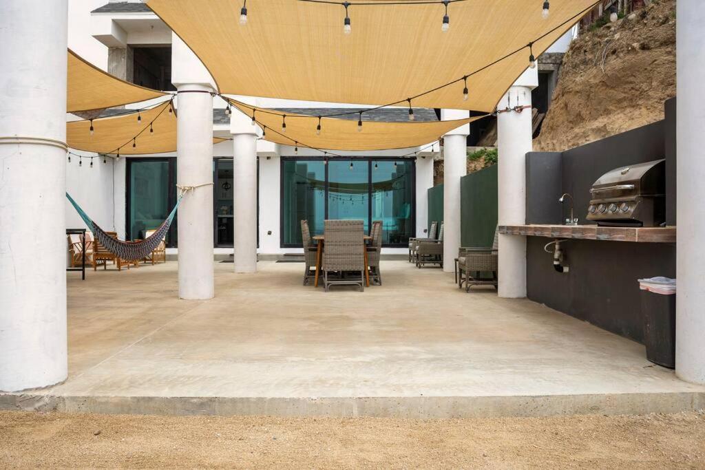 Triton'S Playhouse Beachfront Primo Tapia Exterior photo