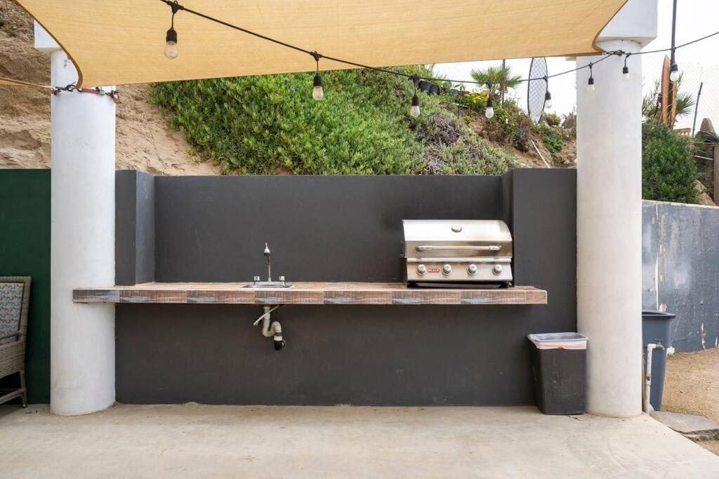 Triton'S Playhouse Beachfront Primo Tapia Exterior photo